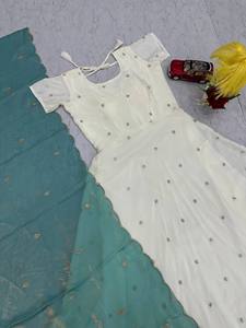 Vestido Largo de Algodón de Diseñador de Alta Calidad para Mujer, con Ajuste Cómodo para Fiestas Casuales y Uso en la Oficina, Disponible para la Venta - Product Image 2