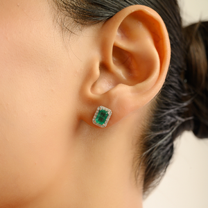 Pendientes de tuerca con halo de oro blanco de 18 quilates con esmeralda zambiana y diamantes, estilo clásico, joyería para mujer para uso diario - Product Image 2