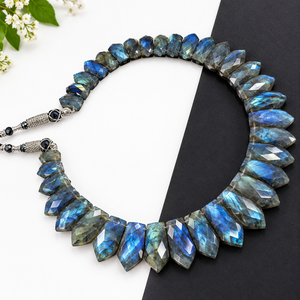 Collier ras du cou en labradorite de qualité supérieure, pierre naturelle, élégant, unisexe, idéal comme cadeau - Product Image 2