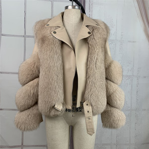 Veste matelassée pour femme sur mesure, veste d'hiver de haute qualité, respirante pour les conditions climatiques froides et les activités de plein air - Product Image 6