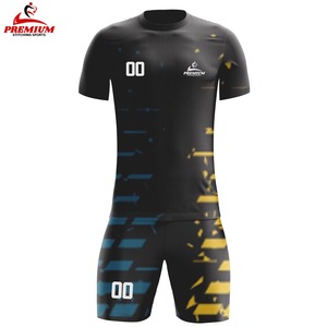 Uniforme de football pour hommes en tissu 100% polyester de qualité supérieure, couleur unie, logo, personnalisable, respirant, séchage rapide, short d'été - Product Image 1