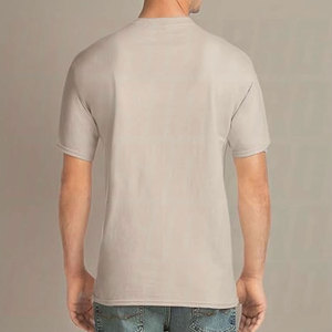 T-shirt ajusté pour homme avec manches à coutures apparentes, coupe slim, streetwear décontracté, tissu de qualité supérieure, style moderne pour homme - Product Image 3