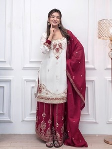 Costume en coton brodé avec travail de miroir pour femmes, tenue traditionnelle indienne et pakistanaise pour mariage, longueur cheville, coupe classique - Product Image 2