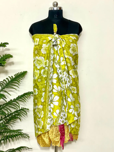 Falda de Sari de Seda Reversible Hecha a Mano, Vestido Halter de Doble Capa con Diseño Cruzado hasta el Suelo, Vestido Tubo Floral de Seda Reciclada con Cinturón - Product Image 4