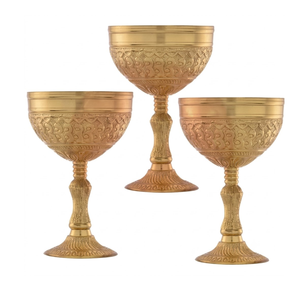 Juego de Copas de Latón Grabadas Antiguas |   Cáliz Vintage para Bebidas |   Vajilla Decorativa para Mesa de Comedor para Bodas y Hogar de Lujo - Product Image 1