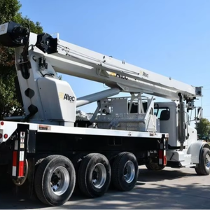Grue de camion montée sur camion Peterbilt 365 de 2015, modèle AC38-127S-EJ, capacité de levage maximale de 76 000 lb. - Product Image 4