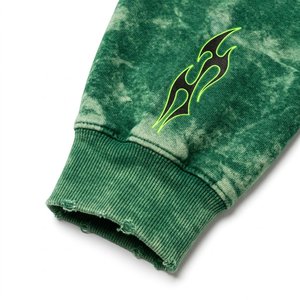 Conjunto de Chándal para Hombre Verde con Capucha, Diseño 2 en 1, Estampado de Llamas Negras, Estilo Urbano, Largo Completo, Bolsillos con Cordón, Ajuste Regular - Product Image 3