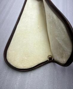 Étui de transport tactique en cuir personnalisé pour armes à feu avec système MOLLE et sangle d'épaule réglable à dégagement rapide pour la chasse et le stockage sécurisé - Product Image 5