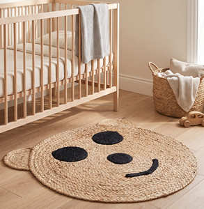 Tapis rond en jute avec motif à pois ludique pour chambre d'enfant, salle de jeux et espaces de vie décontractés - Product Image 1