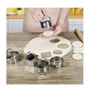 เครื่องตัดคุกกี้โลหะคุณภาพสูง อุปกรณ์ทำขนมสำหรับบ้านและครัว ใช้ตัดคุกกี้และบิสกิต ทำจากสแตนเลส ราคาประหยัด - Product Image 1