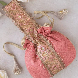 Bolso Potli de Seda Color Durazno con Diseño Único, Bordado Floral Dorado Zardosi, Bolso de Mano Étnico con Cordón para Mujer, para Bodas y Eventos - Product Image 1