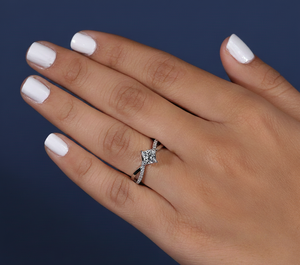 Anillo de Compromiso de Oro Blanco con Diamante Cultivado en Laboratorio de 1.20ct, Corte Princesa, VVS2, Certificado IGI, Chapado en Rodio, Joyería Personalizada al por Mayor - Product Image 4