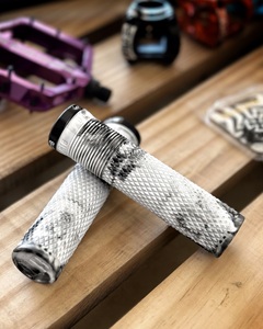 Poignées de vélo de montagne DABOMB MTB Enduro LockOn, nouveau matériau, caoutchouc ultra-adhérent, antidérapantes - Product Image 6