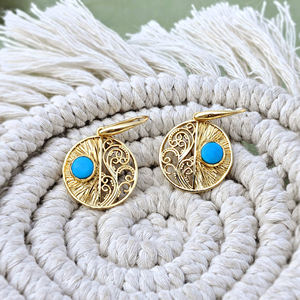 Elegantes Pendientes Colgantes de Filigrana con Piedra Turquesa Azul, Chapados en Oro de 18k, Hechos a Mano, Joyería Boho Chic de Moda - Product Image 4