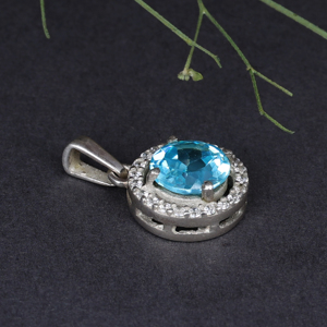 Collar con Colgante de Topacio Azul Halo en Plata de Ley para Mujer, Collar Moderno y Elegante, Regalo para Mujer, Joyería Destiny - Product Image 3
