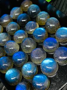 ล็อตขายส่งพลอยลาบราดอไรต์สีน้ำเงินธรรมชาติขนาด 14 มม. แบบคาโบชอง เรียบเนียน คุณภาพสูง สำหรับทำเครื่องประดับ - Product Image 1