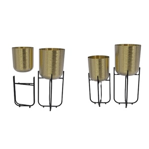 Juego de 2 Maceteros de Metal con Recubrimiento en Polvo Dorado de Calidad de Exportación para Decoración del Hogar, Balcón y Jardín, Ecológicos - Product Image 1