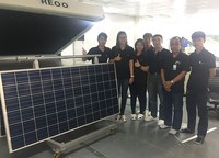 Machine de lamination sous vide semi-automatique pour panneaux solaires 2000 x 2000 mm avec contrôle de température PID et plaque chauffante à huile
