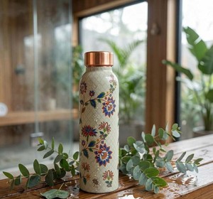 Botella de Agua de Cobre Ecológica, Grabada a Mano y Personalizada, 1L, Acabado Duradero, Diseño Moderno, Empaque Personalizado, Exótica - Product Image 5
