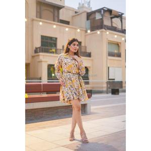Vestido largo con estampado floral de Fabzone India - Product Image 1