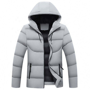 Chaqueta de Invierno para Hombre con Capucha, Relleno de Poliéster, Cierre de Cremallera, Estilo Casual, Corte Ajustado, Color Sólido - Product Image 3