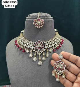Conjunto de Collar de Diseño AD Stone con Diamantes Americanos, Collar Floral Tipo Bib con Pendientes y Tika, Joyería Nupcial al por Mayor - Product Image 4
