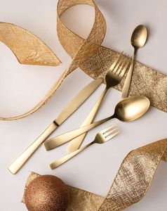Ensemble de Couverts Haut de Gamme en Acier Inoxydable Doré : Couteau de Table, Fourchette, Cuillère Ovale et Cuillère à Dessert à Manche Lisse - Product Image 6