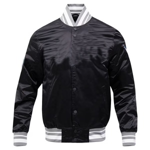 Veste universitaire noire en satin pour homme avec col et poignets à rayures grises, coupe classique, fermeture boutonnée, logo sur la manche gauche - Product Image 4