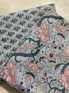 Tela ligera de algodón estampada a mano de la India, tela de algodón suave con estampado a mano, proveedor mayorista de exportación, proveedor de pedidos al por mayor - Product Image 4