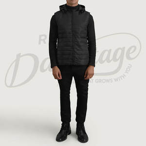Gilet matelassé noir à capuche pour homme – Chaud, imperméable et sans manches pour l'hiver - Product Image 4
