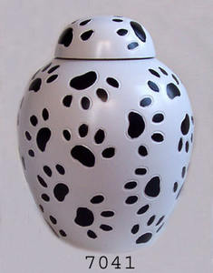 Urne funéraire pour animaux de compagnie en laiton, 5 pouces, gris étain, avec patte dorée gravée, pour cendres, offrant une solution commémorative digne avec un design intemporel - Product Image 6