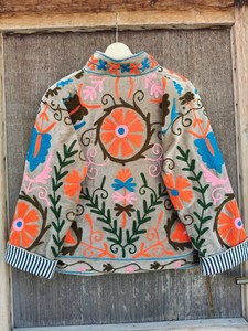 Chaqueta de Mujer con Bordado Suzani Hecho a Mano, Estilo Boho y Étnico, con Detalles de Hilos, Abrigo Étnico Boho para Mujer - Product Image 5