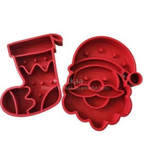 Nouveau Style Noël Pet Mangeoire Lente Bol Rouge <span class=keywords><strong>Bas</strong></span> De Noël Forme <span class=keywords><strong>Antidérapant</strong></span> Silicone Plat D'alimentation <span class=keywords><strong>pour</strong></span> Chiens et Chats Vacances - Product Image 4