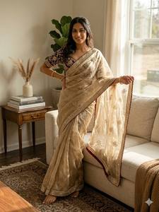 Sari en satin fil d'or, luxueux, brodé de sequins et de velours, élégant, avec des motifs Zari, idéal pour les mariages et les fêtes, infroissable et à séchage rapide - Product Image 1