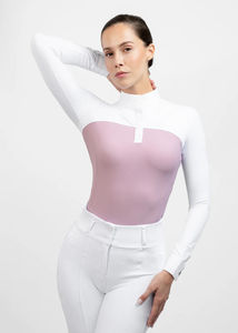 Chemise de concours pour femmes en tissu doux de haute qualité, conçue pour une longue durée de vie, offrant confort et un aspect élégant. - Product Image 2