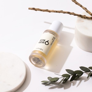 Suero blanqueador antiedad premium de 30 ml con jengibre, niacinamida, péptidos, ácido hialurónico, vegano, hidratante e iluminador de la piel. - Product Image 1