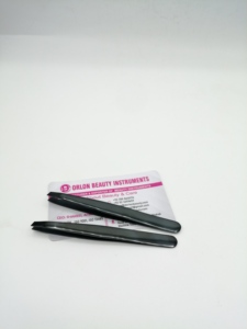 Pince à épiler professionnelle noire en acier durable à pointe inclinée pour sourcils, ensemble de pinces à épiler pour sourcils avec logo personnalisé, pour l'épilation - Product Image 2