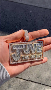 จี้เพชรโมอิสซาไนต์สุดหรู JWE รุ่น The Great รูปทรงสี่เหลี่ยมพร้อมแผ่นป้ายชื่อ สไตล์ฮิปฮอป ประดับเพชรเต็มชิ้น ระยิบระยับ - Product Image 5