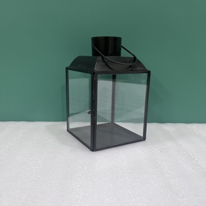 Lanterne en acier noir avec panneaux en verre et poignée pour la décoration de la maison - Product Image 4