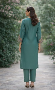 ชุดคุर्ติผ้าฝ้ายผสมไหมสีเขียวอมฟ้าทันสมัยสำหรับใส่ทำงานและใส่ทั่วไปในราคาขายส่ง ชุดเดรสลำลองแบบคุर्ติเซ็ต - Product Image 4