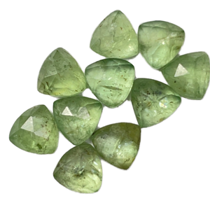 ต่างหูไคยาไนท์สีเขียวธรรมชาติที่งดงามเครื่องประดับอัญมณีแบบห้อยและแบบหมุดสำหรับผู้หญิงเฉดสีเหมาะสำหรับการออกแบบเครื่องประดับแบบกำหนดเองระดับพรีเมียม - Product Image 1