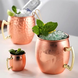 Vajilla de Primera Calidad para Bebidas, Tazas Moscow Mule de 550 ml con Asa de Latón, Tazas de Cobre Puro para Cócteles, Cerveza y Bebidas - Product Image 1