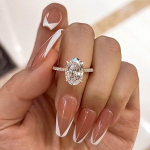 Bague de fiançailles en diamant de laboratoire taille ovale, plaqué or 14 carats, certifiée IGI VVS1, alliance à quatre griffes pour femme - Product Image 3