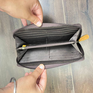 2025 personnalisé usiné à la main en cuir véritable pochette Vintage luxe couleur unie cheveux sur peau de vache boucle porte-cartes portefeuille 2025 - Product Image 6