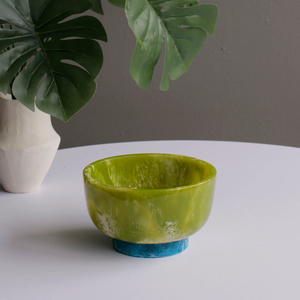 Bol à salade en résine écologique haut de gamme avec finition polie et design classique, prêt pour les fêtes, artisanat de designer pour usage domestique - Product Image 4