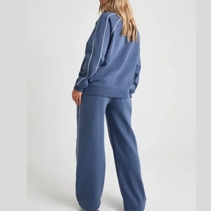 Ensemble survêtement streetwear personnalisé de haute qualité, 100 % coton, coupe oversize, avec pantalon de jogging et sweat à capuche unisexe, idéal pour la personnalisation. - Product Image 3