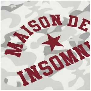 T-shirt en coton avec logo frontal, design de col, coupe ample, tissu brodé, manches courtes, services de personnalisation et de fabrication de vêtements - Product Image 5