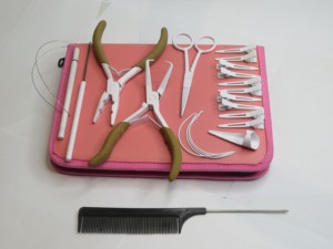 Kit d'outils professionnels pour extensions de cheveux avec aiguilles en forme de C, peigne à queue, pince à 2 trous, anneau de sectionnement des cheveux, ciseaux de coupe - Product Image 4