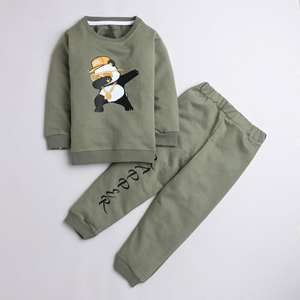 Camiseta de manga larga con estampado de Polka Tots Panda Hopper con conjunto de pantalón de Salón-verde - Product Image 1