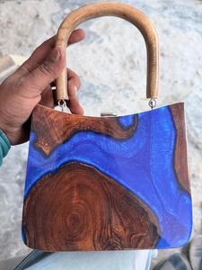 Sac à main vintage fait main en résine imitation bois, poignée en bois naturel, fermeture à fermoir, B.H CRAFTS BH-1705 - Product Image 6